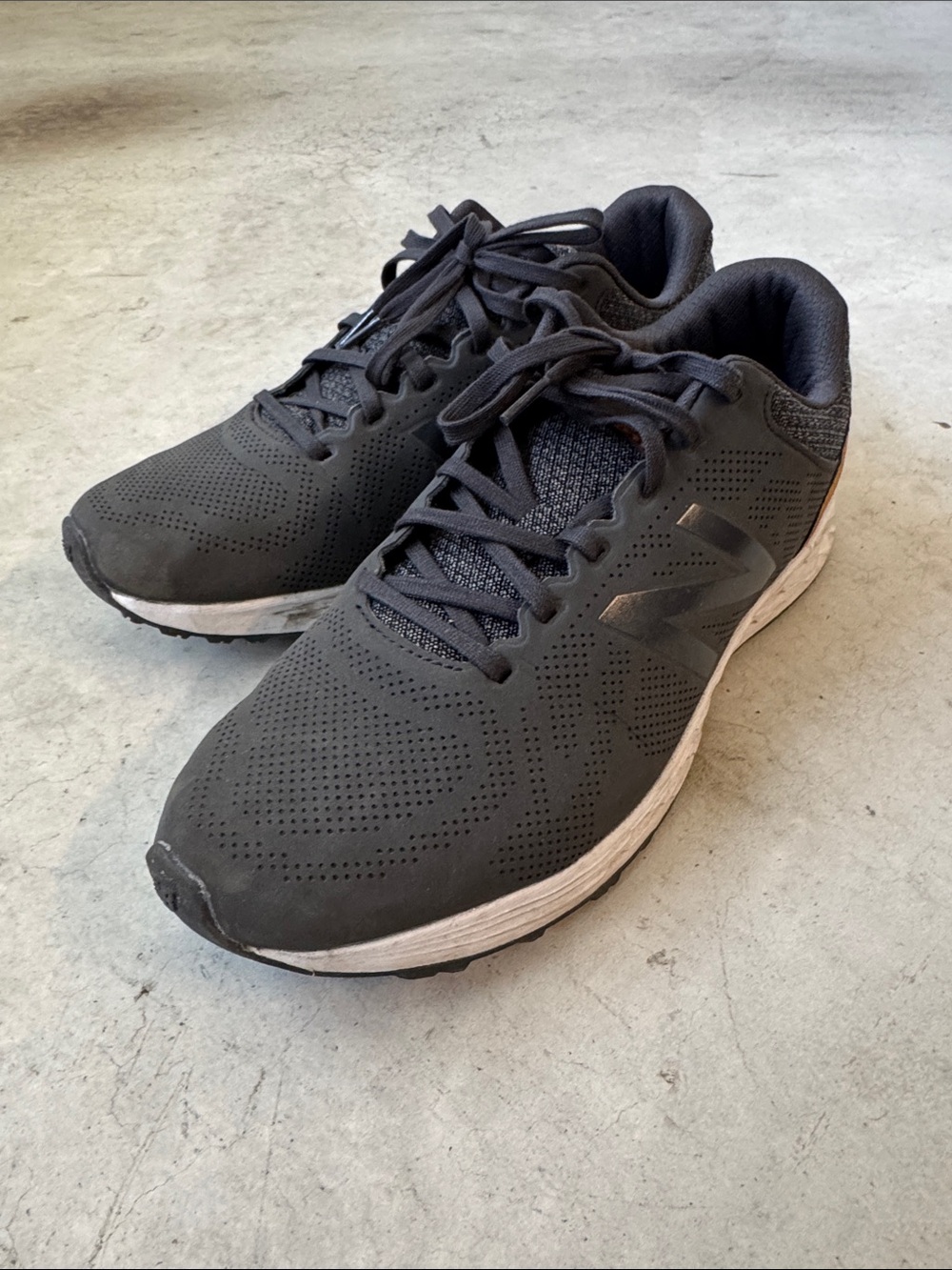 New Balance Men's Charcoal/Black Athletic Running Shoes